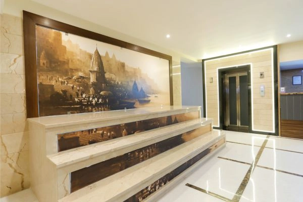 Lobby Elevator and Decorative Marble Wall